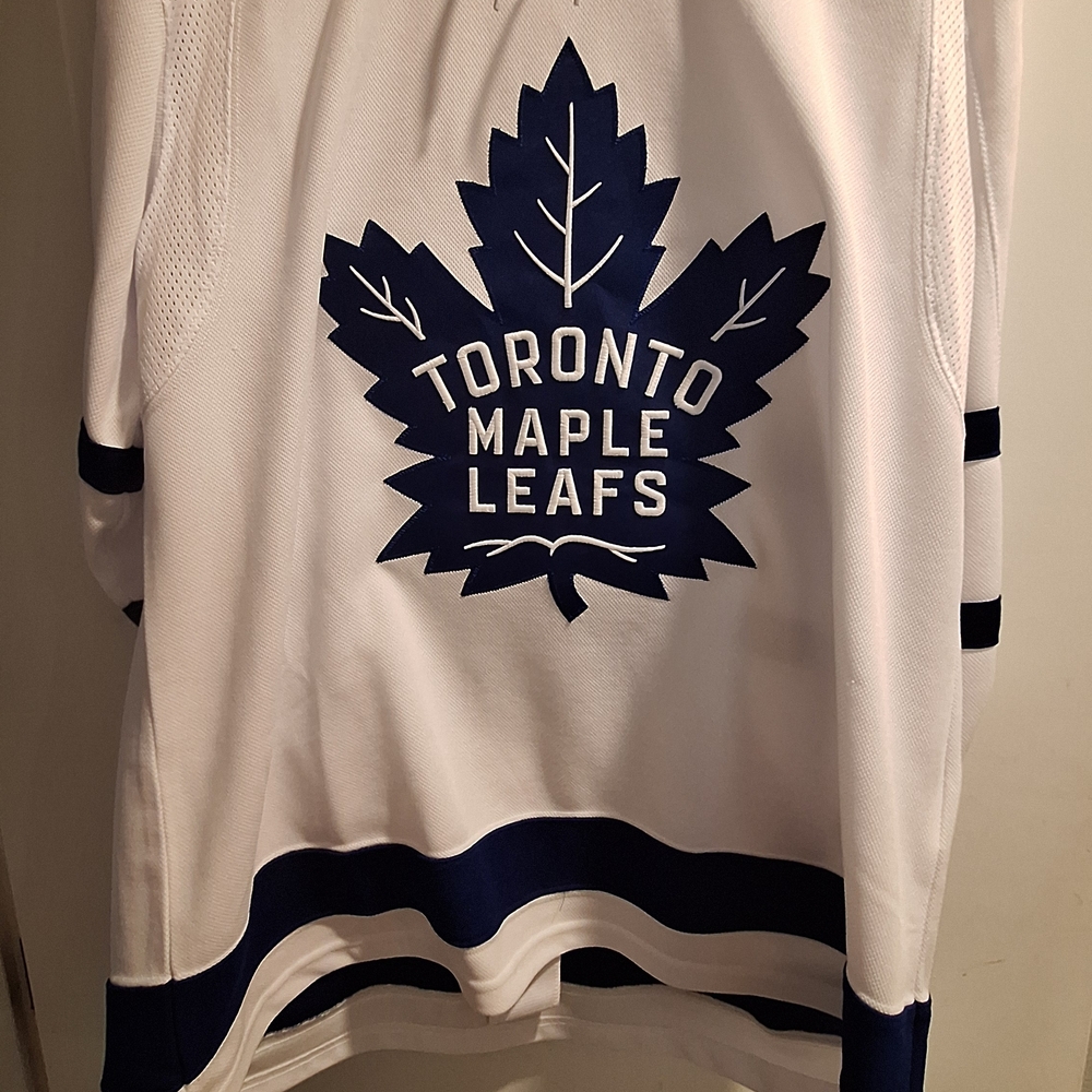 Toronto Maple Leafs Adidas L or 52